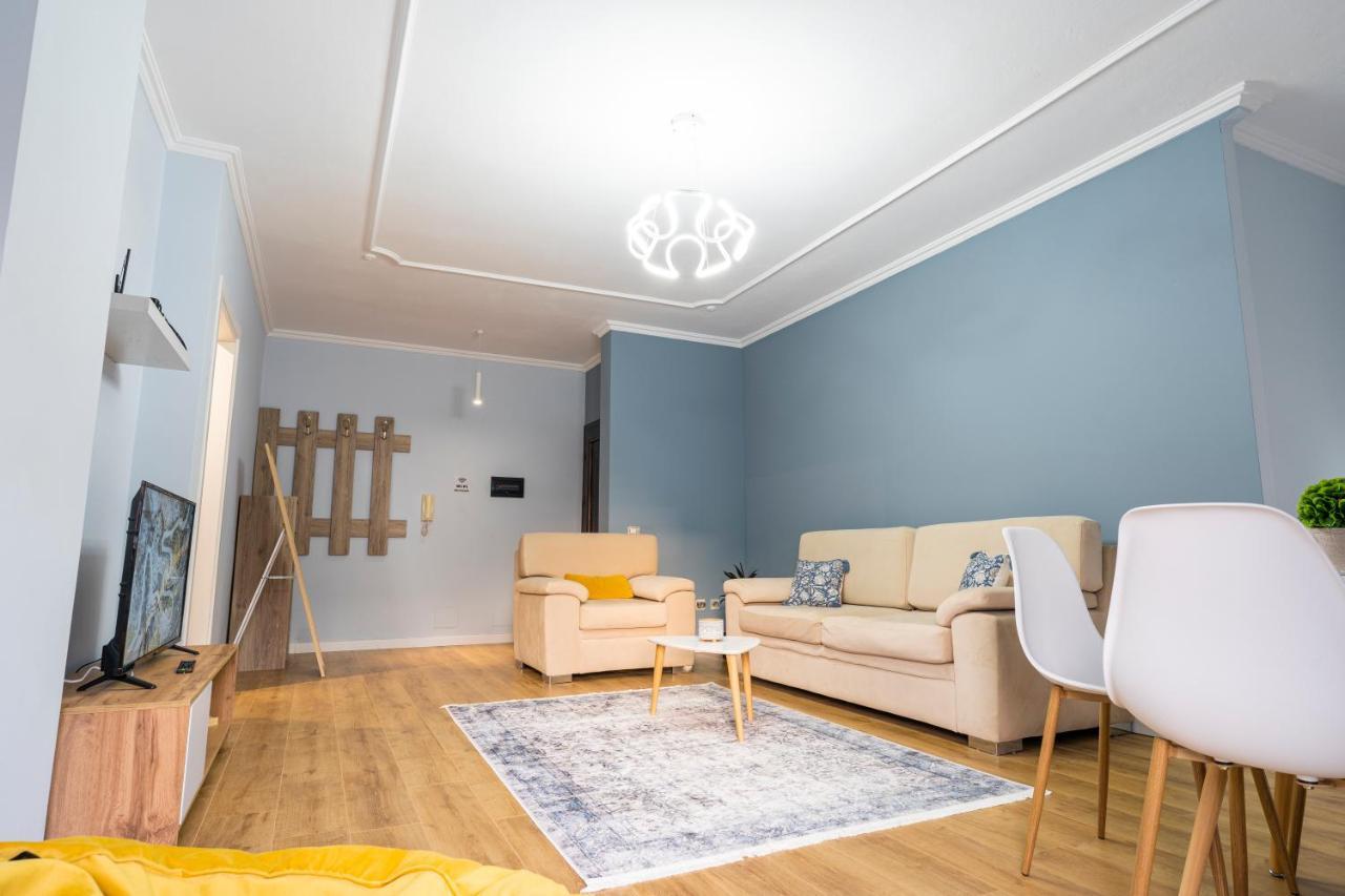Cane Apartment New Bazaar Tirana Esterno foto