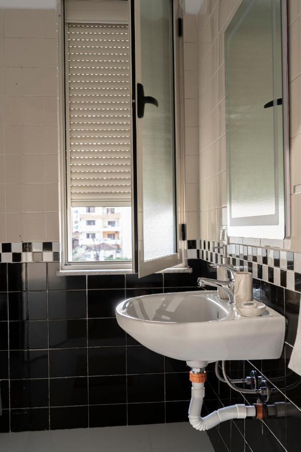Cane Apartment New Bazaar Tirana Esterno foto